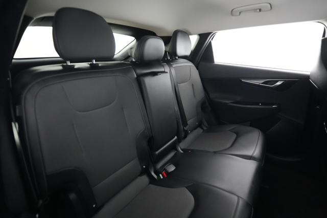 2025 Kia EV6 — photo 4 of 21