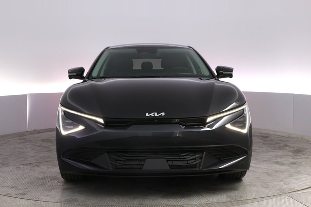 2025 Kia EV6 — photo 9 of 21