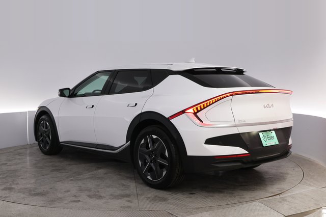2025 Kia EV6 — photo 13 of 23