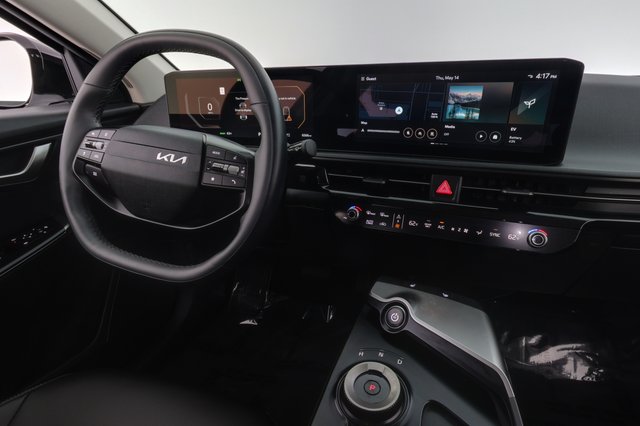 2025 Kia EV6 — photo 20 of 23