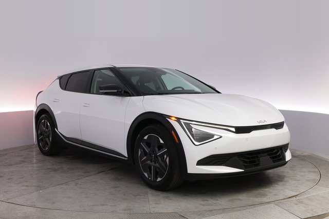 2025 Kia EV6 — photo 10 of 23