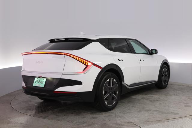 2025 Kia EV6 — photo 2 of 23