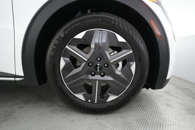 2025 Kia EV6 — photo 16 of 23