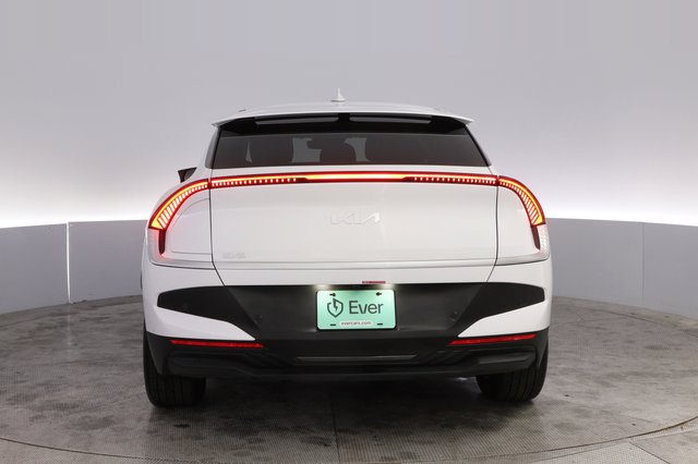 2025 Kia EV6 — photo 12 of 23