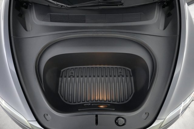 2025 Tesla Model 3 — photo 20 of 21