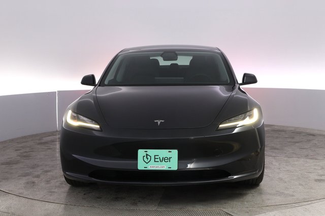 2025 Tesla Model 3 — photo 9 of 21