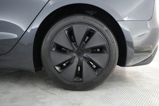 2025 Tesla Model 3 — photo 7 of 21