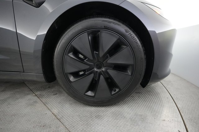 2025 Tesla Model 3 — photo 16 of 21