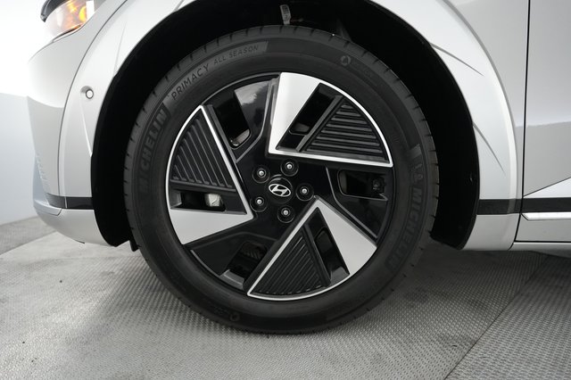 2025 Hyundai IONIQ 5 — photo 15 of 21