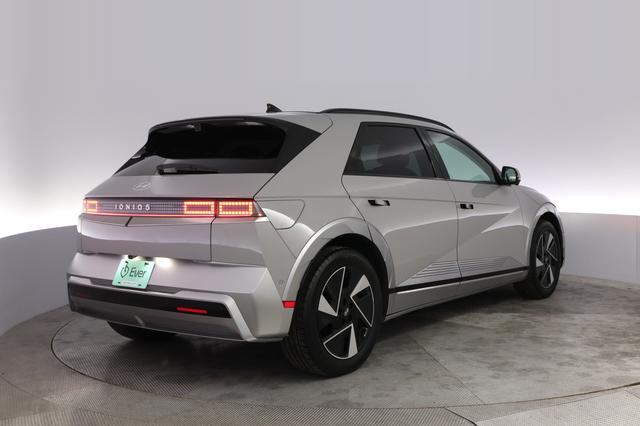 2025 Hyundai IONIQ 5 — photo 2 of 21