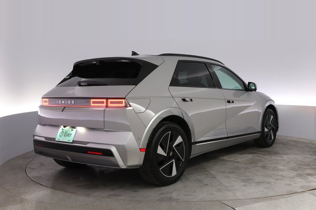 2025 Hyundai IONIQ 5 — photo 2 of 21