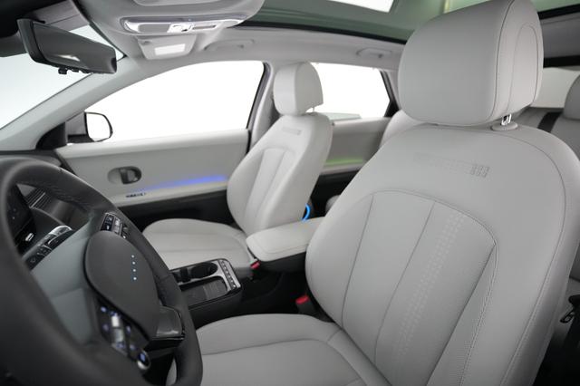 2025 Hyundai IONIQ 5 — photo 3 of 21
