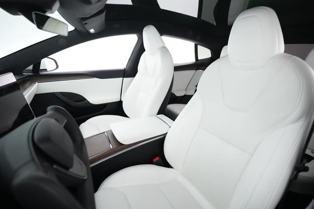 2022 Tesla Model S — photo 3 of 24