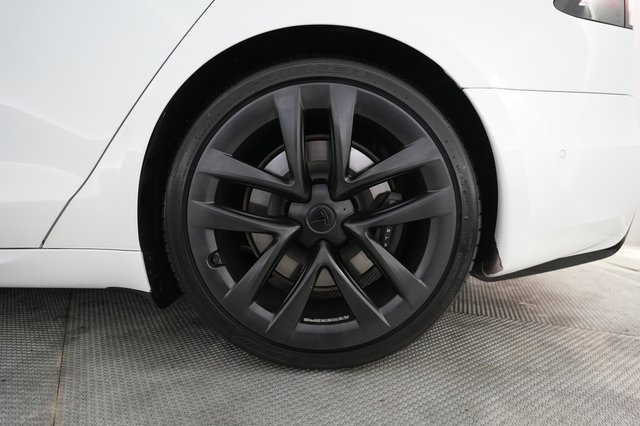 2022 Tesla Model S — photo 7 of 24