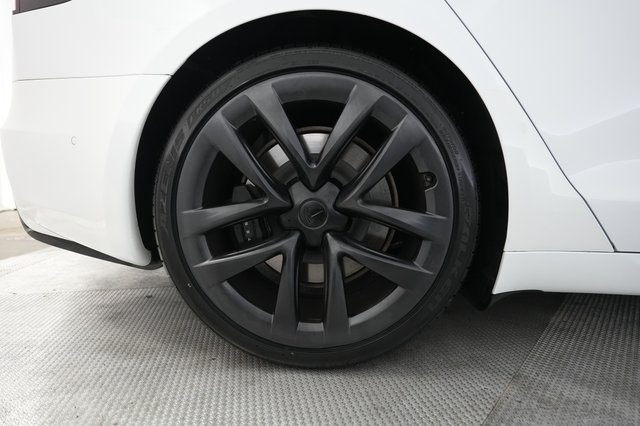 2022 Tesla Model S — photo 15 of 24