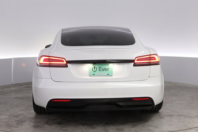 2022 Tesla Model S — photo 12 of 24