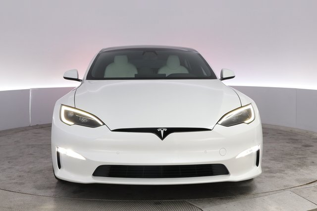 2022 Tesla Model S — photo 9 of 24