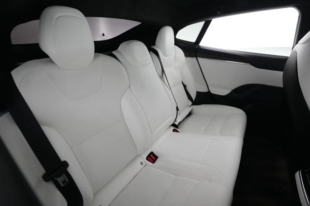 2022 Tesla Model S — photo 4 of 24