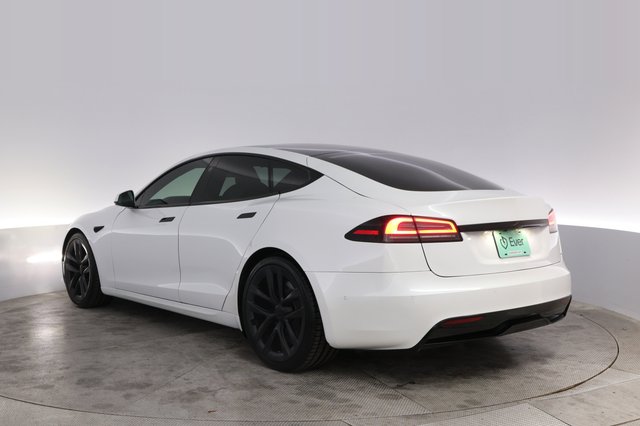 2022 Tesla Model S — photo 13 of 24