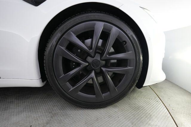 2022 Tesla Model S — photo 17 of 24
