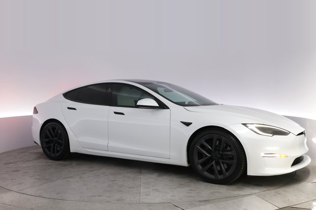 2022 Tesla Model S — photo 11 of 24