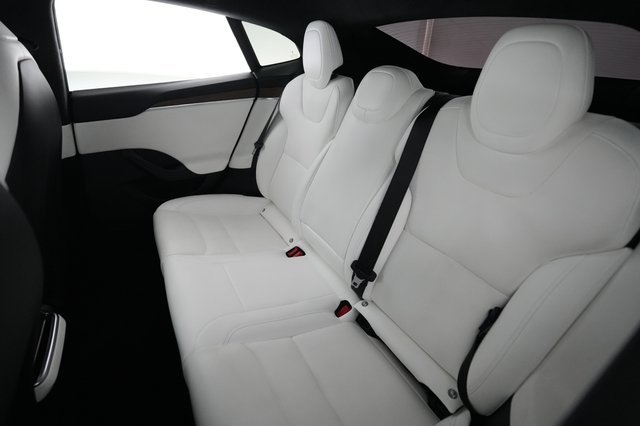 2022 Tesla Model S — photo 19 of 24