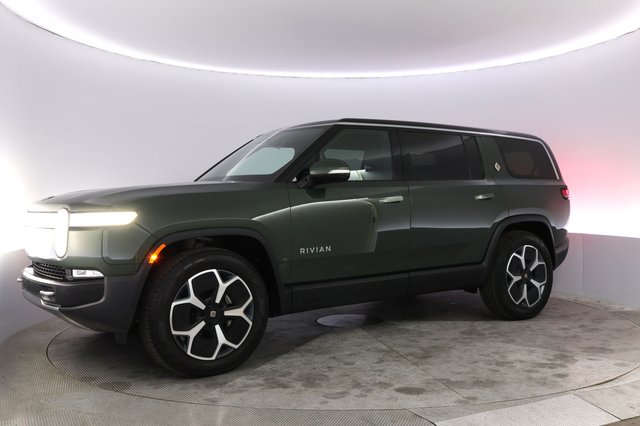 2023 Rivian R1S — photo 14 of 23