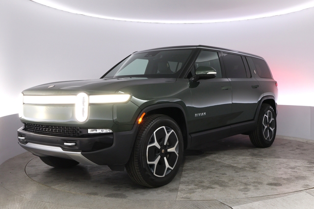 2023 Rivian R1S
