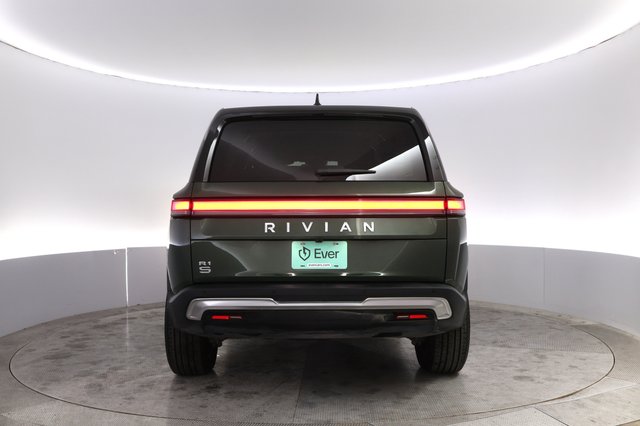 2023 Rivian R1S — photo 12 of 23