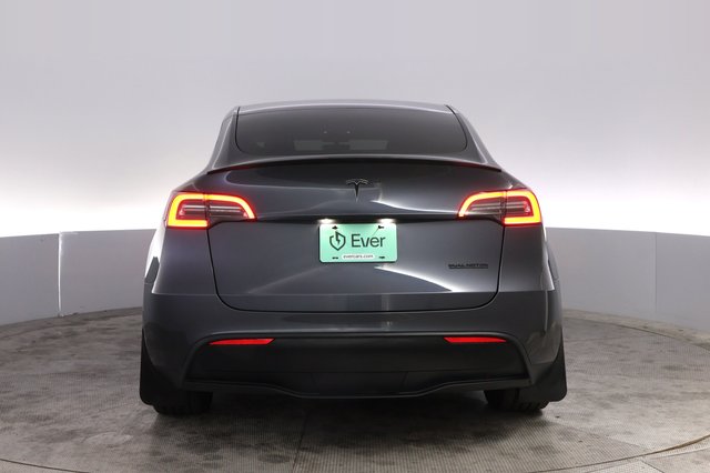 2023 Tesla Model Y — photo 12 of 24