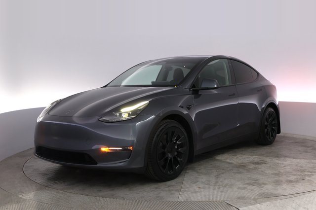 2023 Tesla Model Y — VIN 7SAYGAEE9PF627920