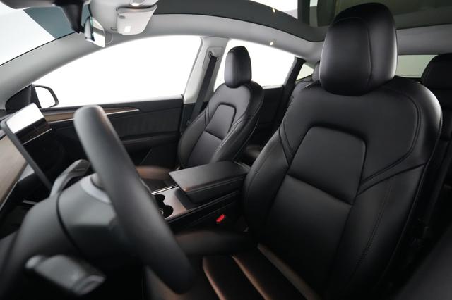 2023 Tesla Model Y — photo 3 of 24