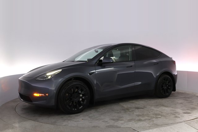 2023 Tesla Model Y — photo 14 of 24