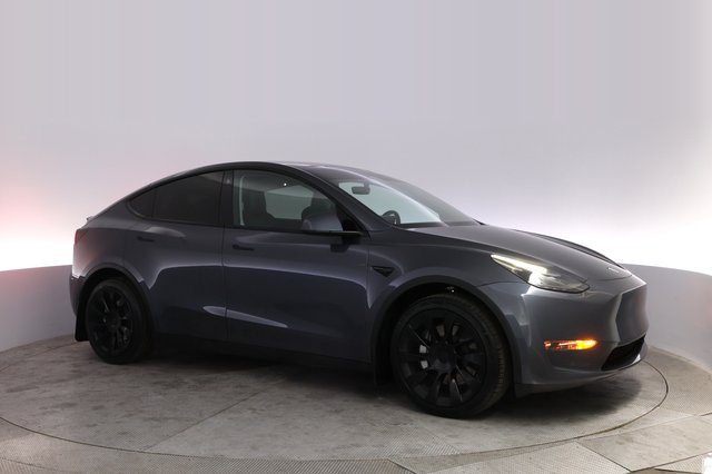 2023 Tesla Model Y — photo 11 of 24