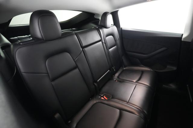 2023 Tesla Model Y — photo 4 of 24