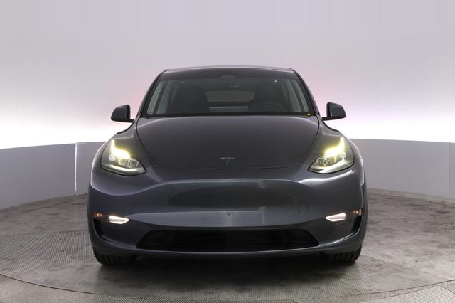 2023 Tesla Model Y — photo 9 of 24