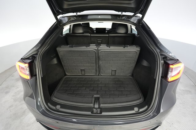 2023 Tesla Model Y — photo 6 of 24