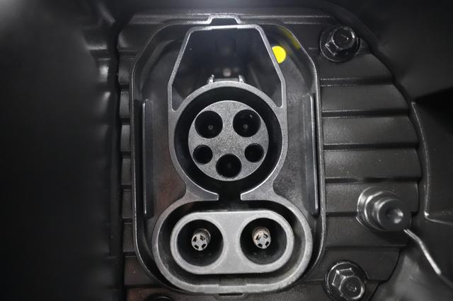 2023 Hyundai IONIQ 6 — photo 8 of 21