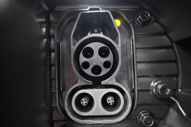 2023 Hyundai IONIQ 6 — photo 8 of 21