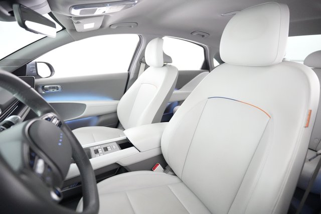 2023 Hyundai IONIQ 6 — photo 3 of 21