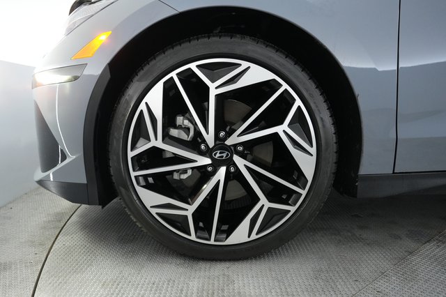 2023 Hyundai IONIQ 6 — photo 15 of 21