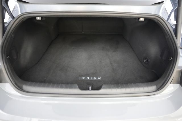 2023 Hyundai IONIQ 6 — photo 6 of 21