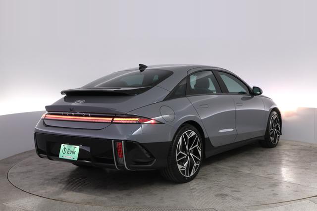 2023 Hyundai IONIQ 6 — photo 2 of 21