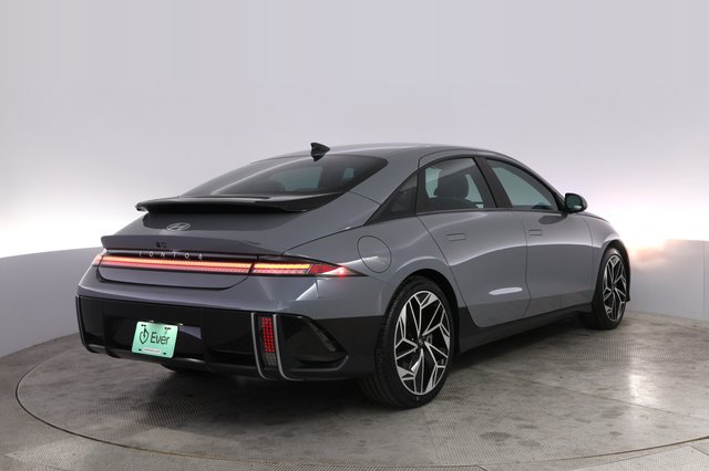 2023 Hyundai IONIQ 6 — photo 2 of 21
