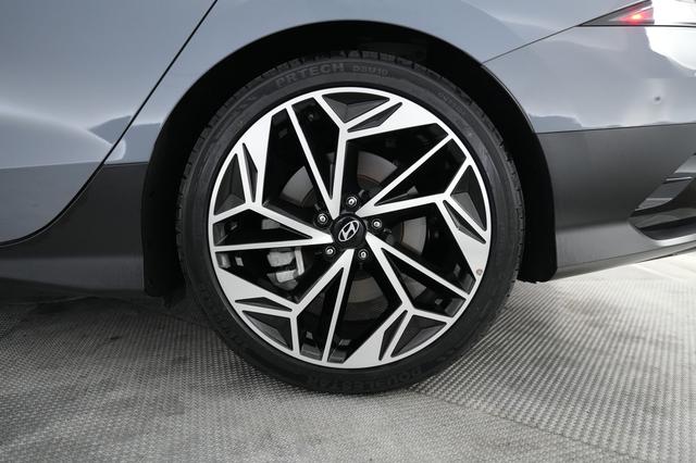 2023 Hyundai IONIQ 6 — photo 7 of 21