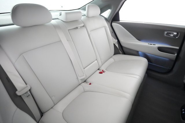 2023 Hyundai IONIQ 6 — photo 4 of 21
