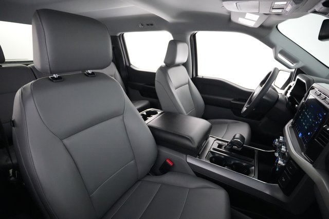 2023 Ford F-150 Lightning — photo 12 of 15