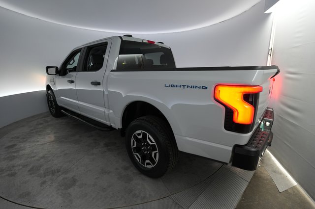 2023 Ford F-150 Lightning — photo 2 of 15