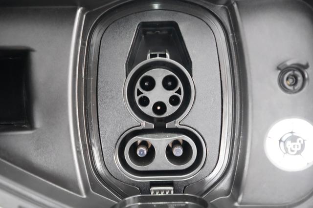 2023 Ford F-150 Lightning — photo 8 of 15