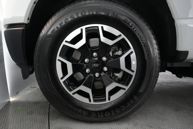 2023 Ford F-150 Lightning — photo 9 of 15